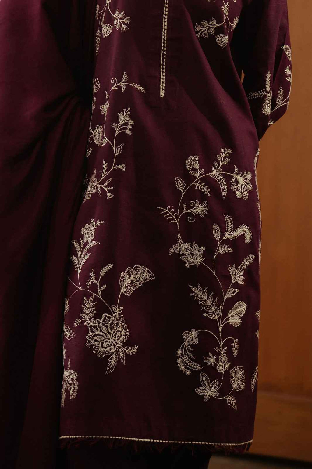 3 Piece Unstiched Embroidery Dhanak